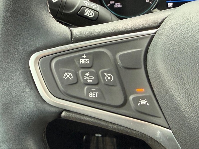 Chevrolet Equinox Vehicle Image 16