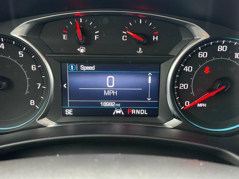 Chevrolet Equinox Vehicle Image 18