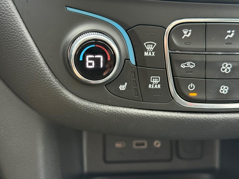 Chevrolet Equinox Vehicle Image 20