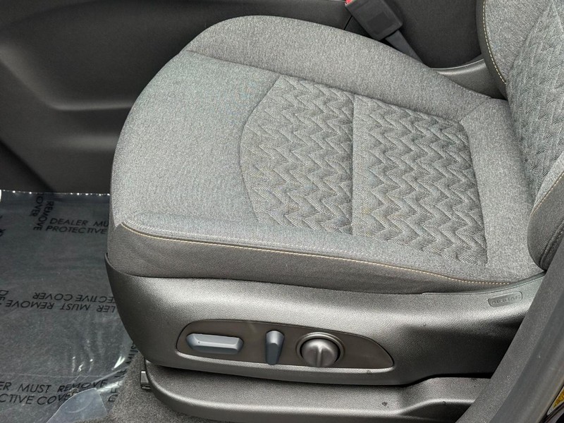 Chevrolet Equinox Vehicle Image 22