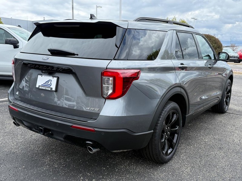 Ford Explorer Vehicle Image 03