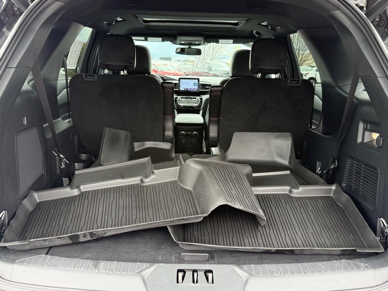 Ford Explorer Vehicle Image 05
