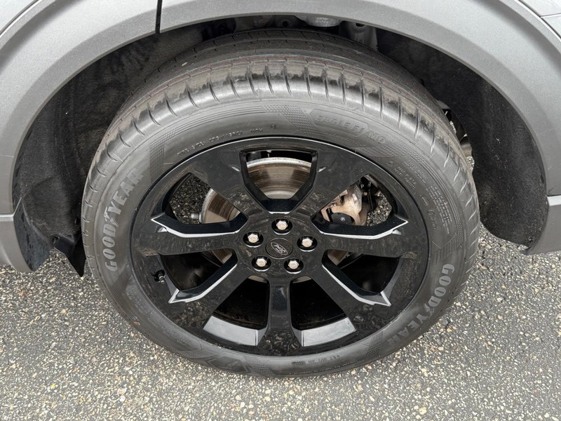 Ford Explorer Vehicle Image 07