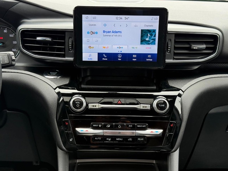 Ford Explorer Vehicle Image 13