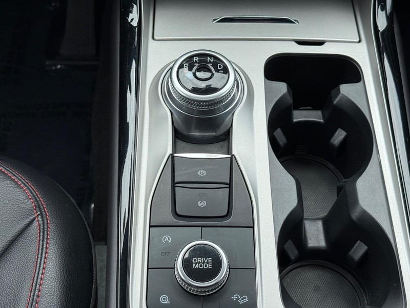 Ford Explorer Vehicle Image 14