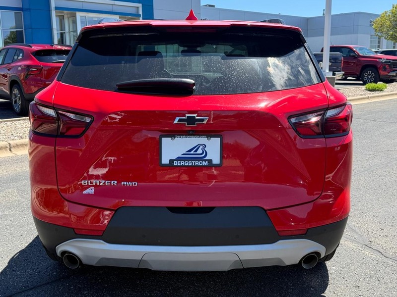 Chevrolet Blazer Vehicle Full-screen Gallery Image 04