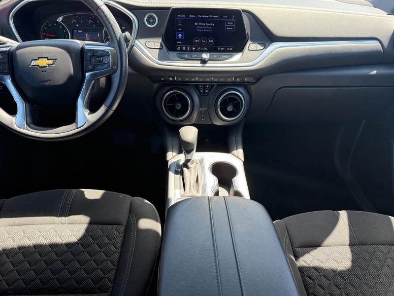 Chevrolet Blazer Vehicle Full-screen Gallery Image 11