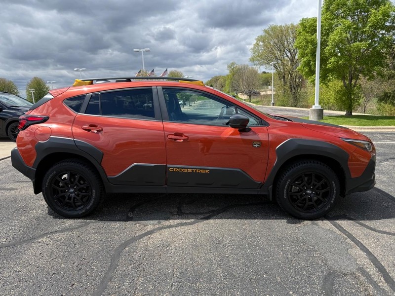 Subaru Crosstrek Vehicle Image 02
