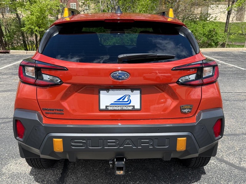 Subaru Crosstrek Vehicle Image 04