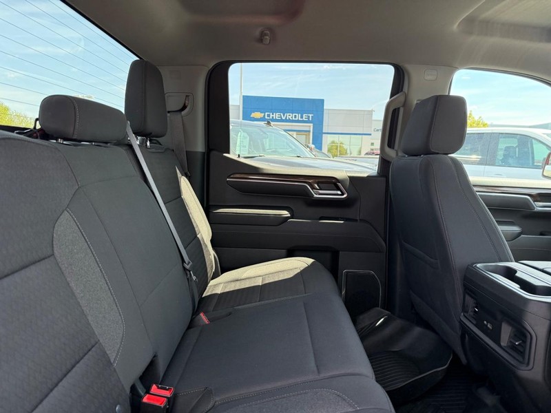 Chevrolet Silverado 1500 Vehicle Full-screen Gallery Image 10