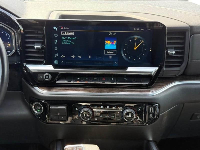Chevrolet Silverado 1500 Vehicle Full-screen Gallery Image 13