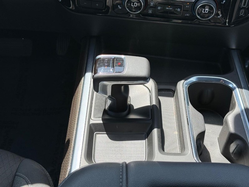 Chevrolet Silverado 1500 Vehicle Full-screen Gallery Image 14