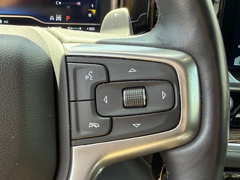 Chevrolet Silverado 1500 Vehicle Full-screen Gallery Image 18