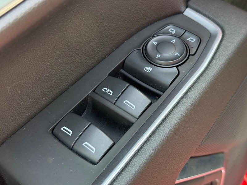 Chevrolet Silverado 1500 Vehicle Full-screen Gallery Image 22