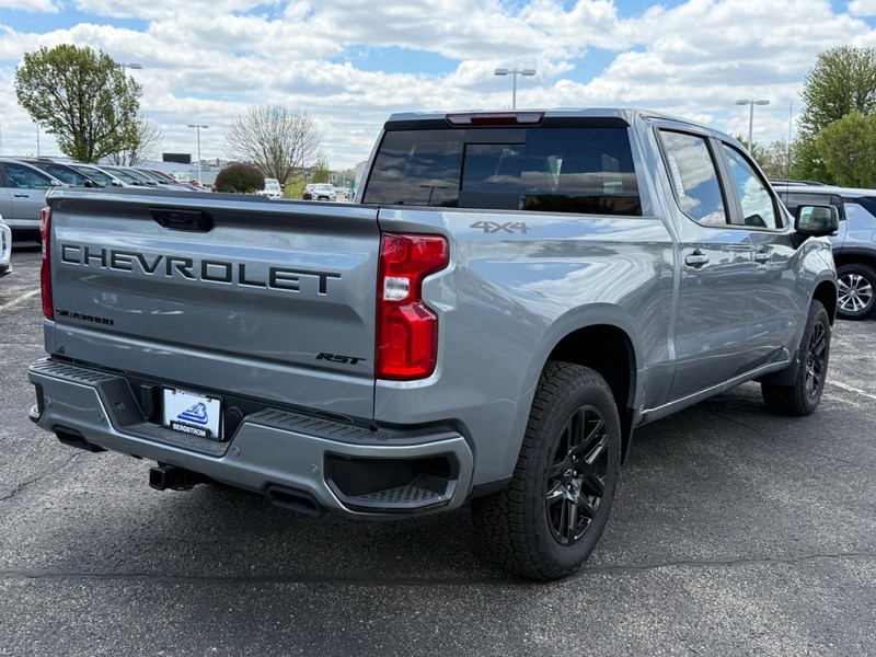 Chevrolet Silverado 1500 Vehicle Full-screen Gallery Image 03