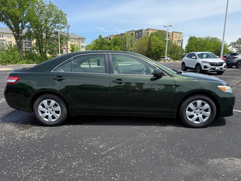Toyota Camry Vehicle Image 02