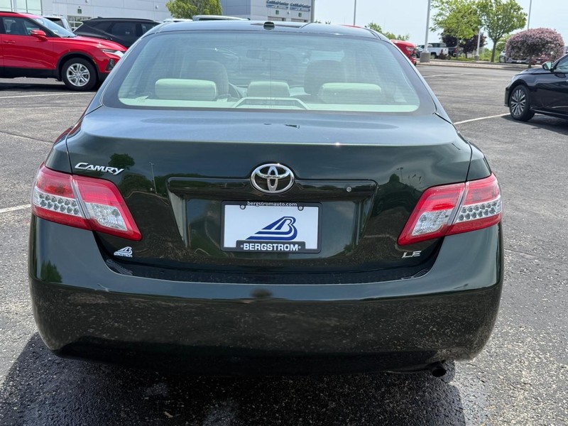 Toyota Camry Vehicle Image 04
