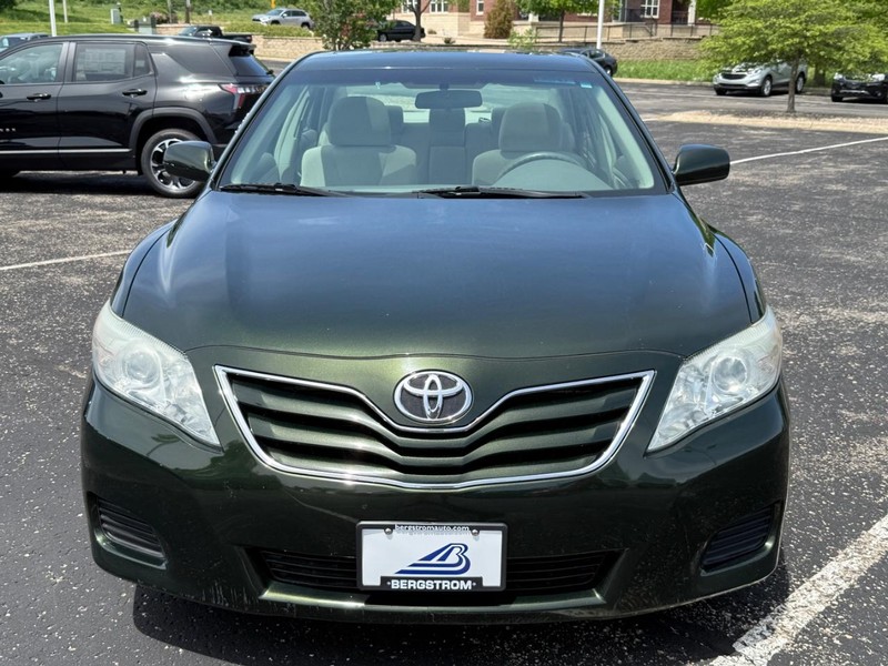 Toyota Camry Vehicle Image 09
