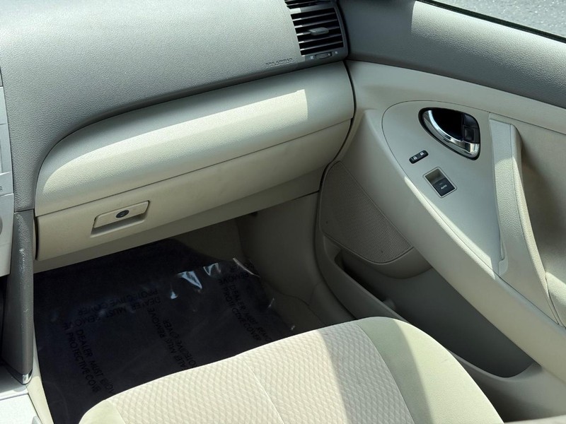Toyota Camry Vehicle Image 15