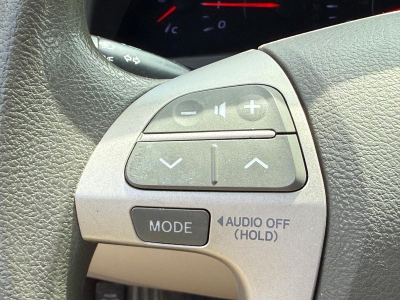 Toyota Camry Vehicle Image 16