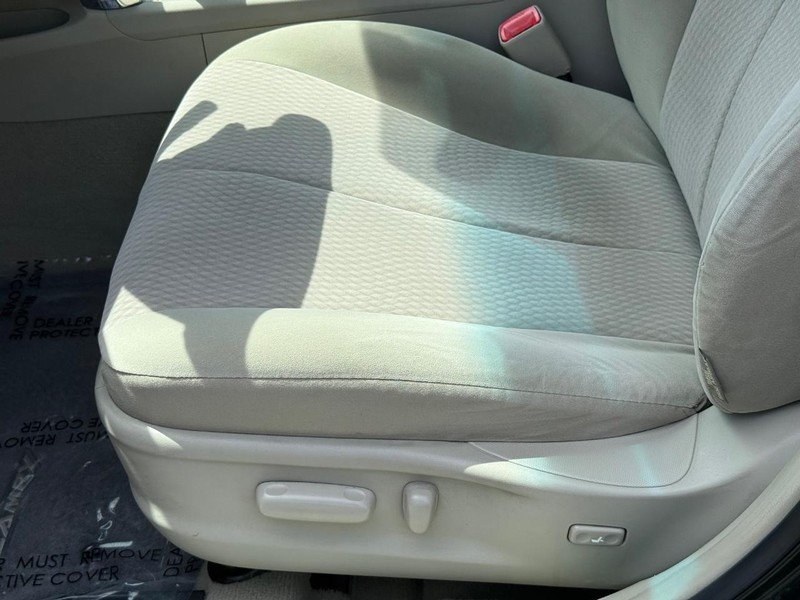 Toyota Camry Vehicle Image 20