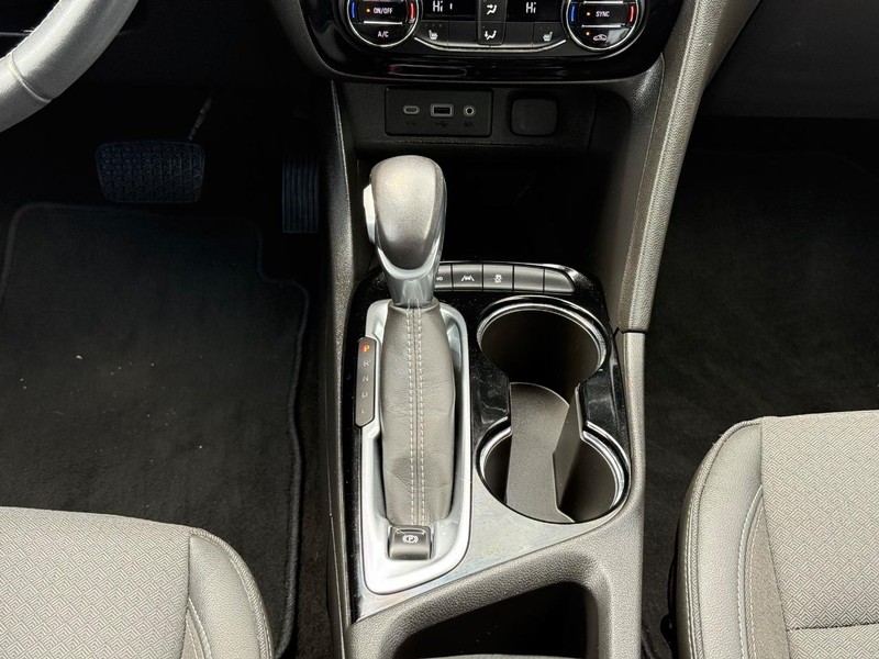 Buick Encore GX Vehicle Image 13