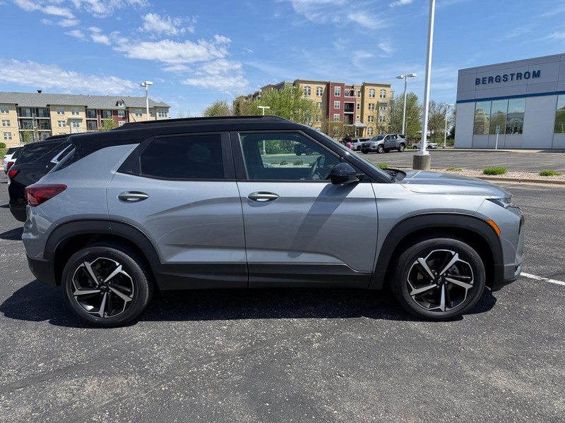 Chevrolet Trailblazer Vehicle Full-screen Gallery Image 02