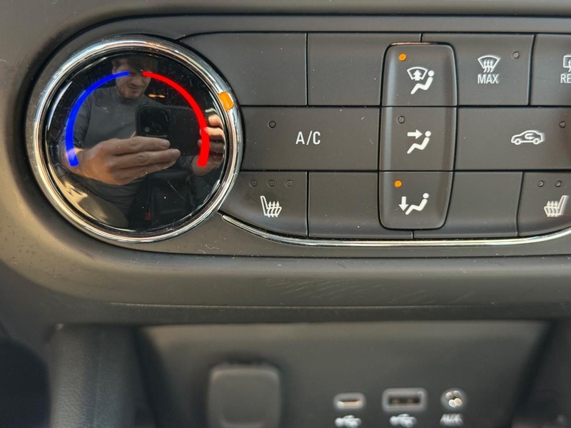 Chevrolet Trailblazer Vehicle Full-screen Gallery Image 22