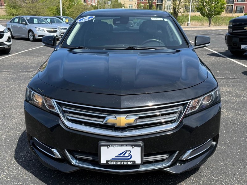 Chevrolet Impala Vehicle Full-screen Gallery Image 09