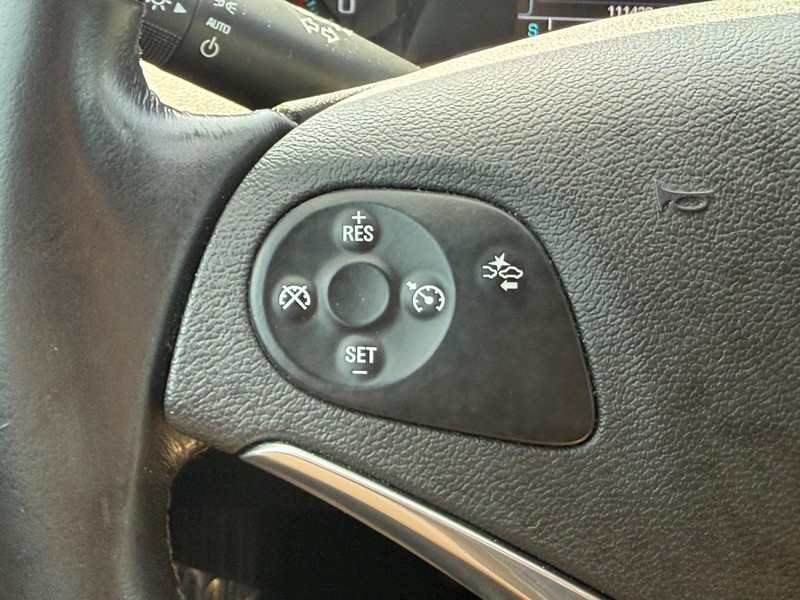 Chevrolet Impala Vehicle Full-screen Gallery Image 16