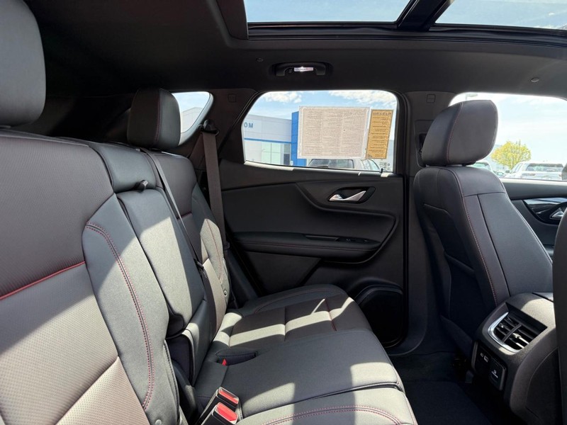 Chevrolet Blazer Vehicle Image 12