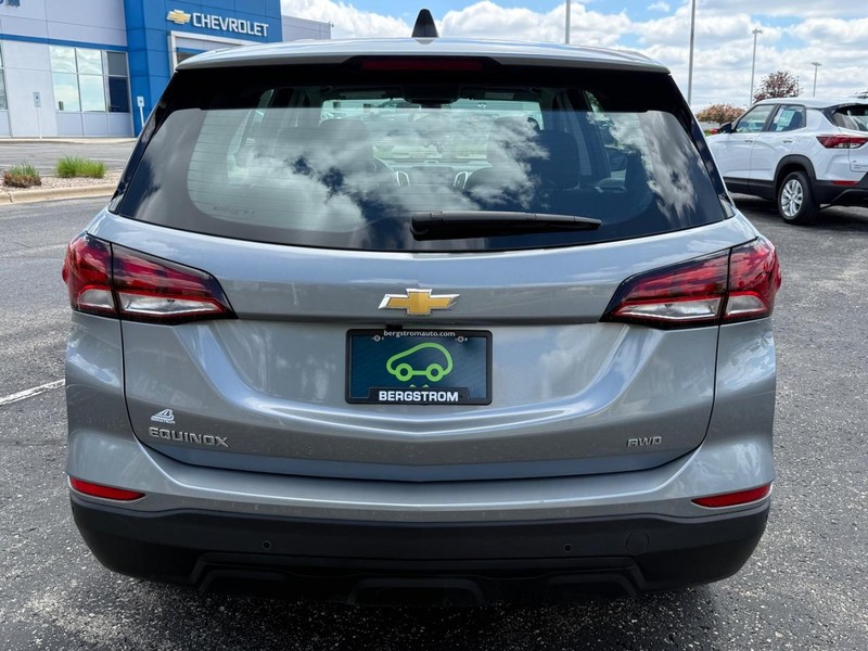 Chevrolet Equinox Vehicle Image 04