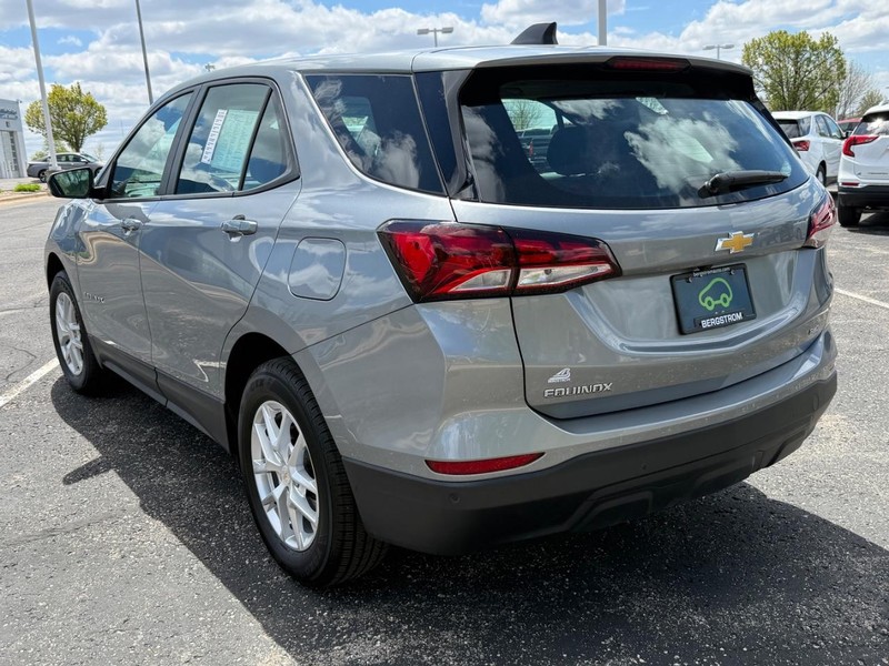 Chevrolet Equinox Vehicle Image 06