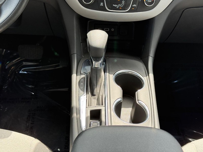 Chevrolet Equinox Vehicle Image 13