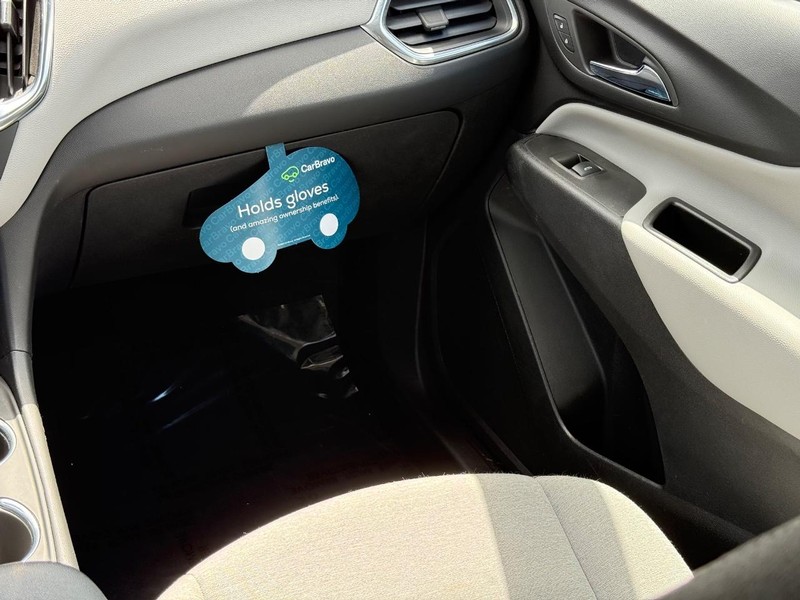 Chevrolet Equinox Vehicle Image 15