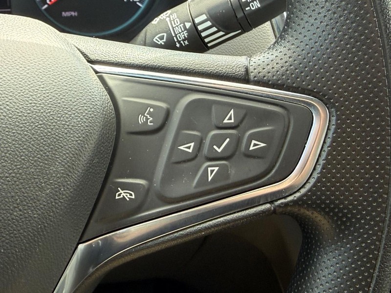 Chevrolet Equinox Vehicle Image 17