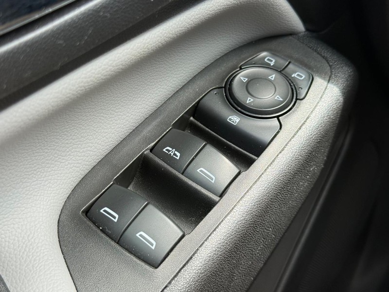 Chevrolet Equinox Vehicle Image 20
