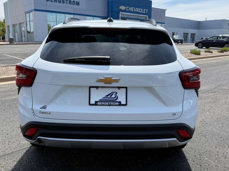 Chevrolet Trax Vehicle Image 04