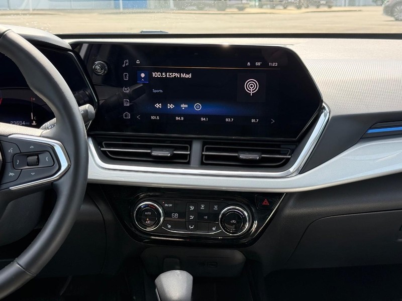 Chevrolet Trax Vehicle Image 12