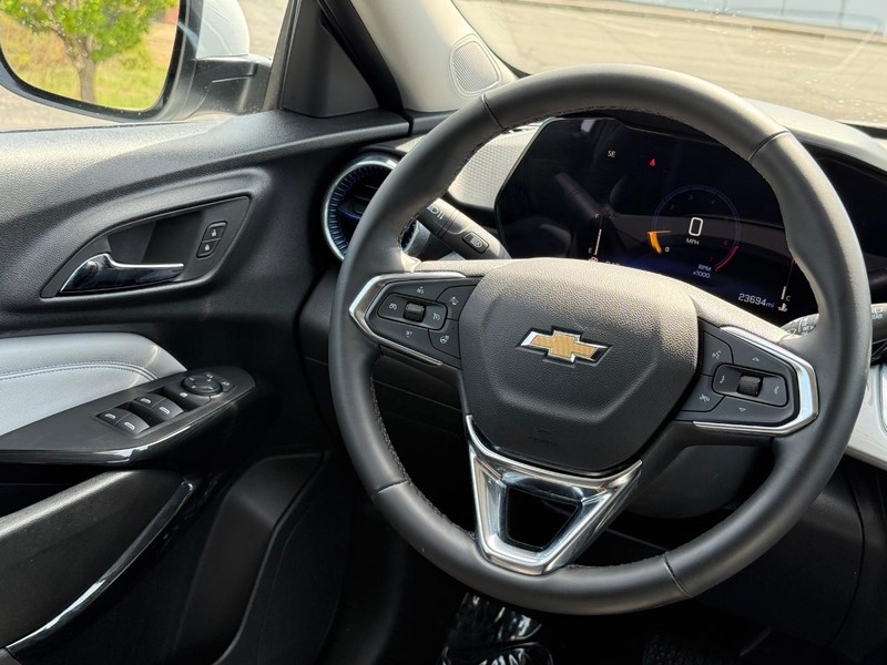 Chevrolet Trax Vehicle Image 14