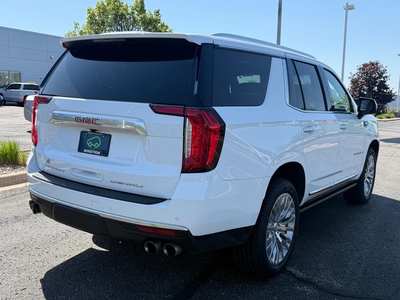 GMC Yukon Vehicle Image 03