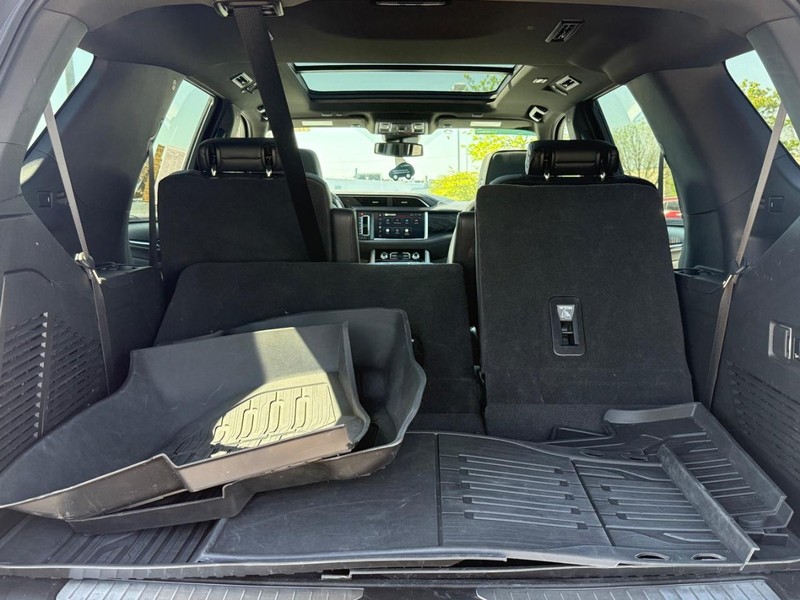 GMC Yukon Vehicle Image 05