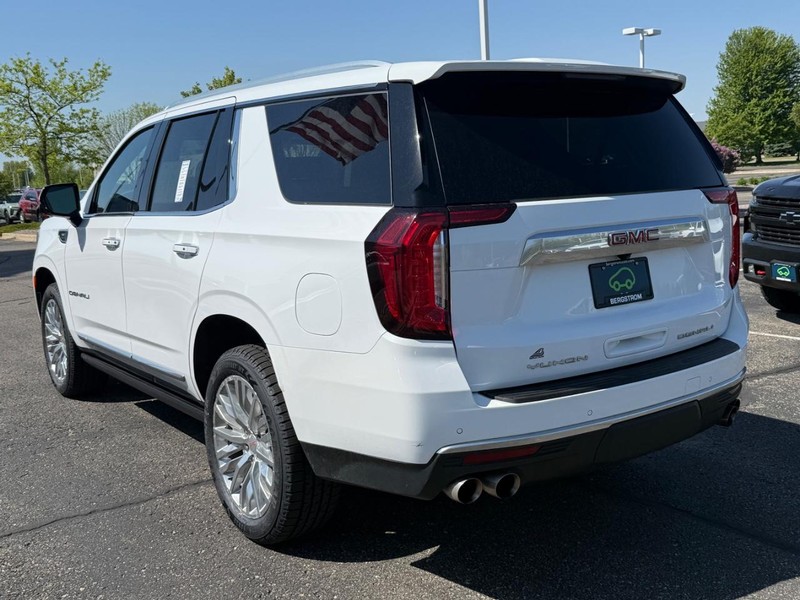 GMC Yukon Vehicle Image 06
