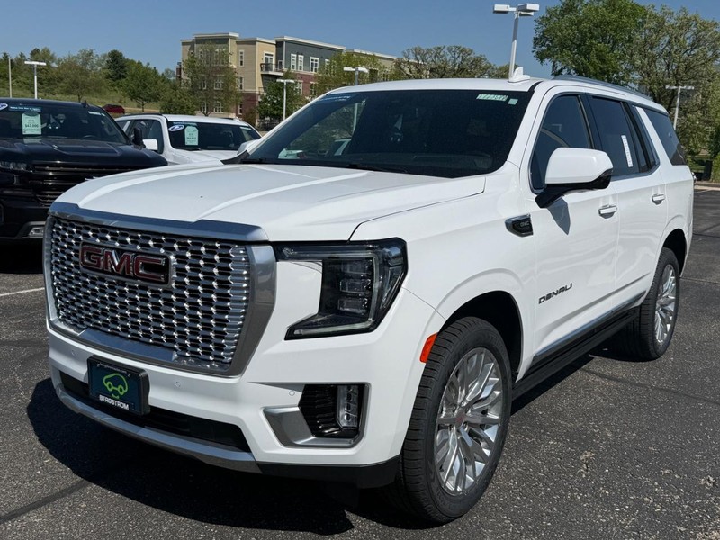 GMC Yukon Vehicle Image 08