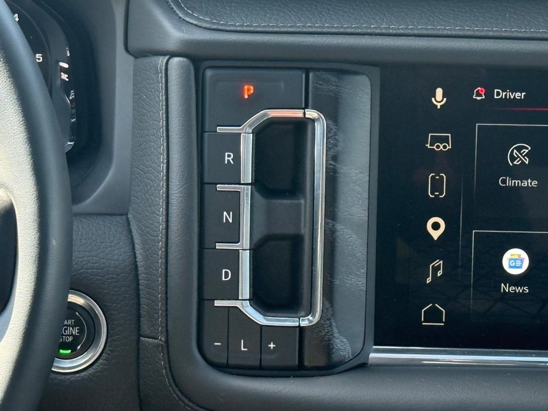 GMC Yukon Vehicle Image 13