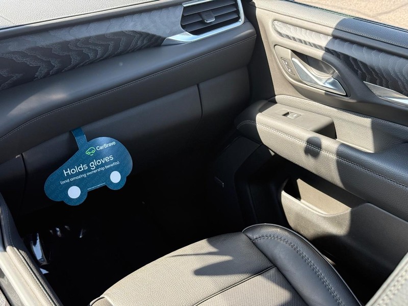 GMC Yukon Vehicle Image 15
