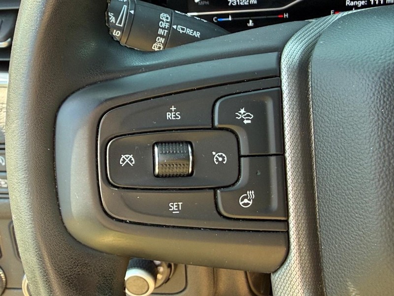 GMC Yukon Vehicle Image 17