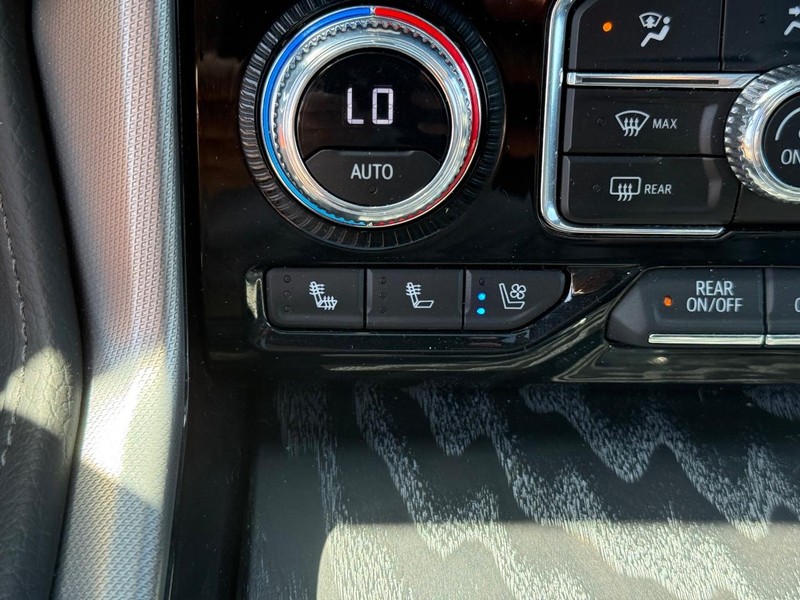 GMC Yukon Vehicle Image 21