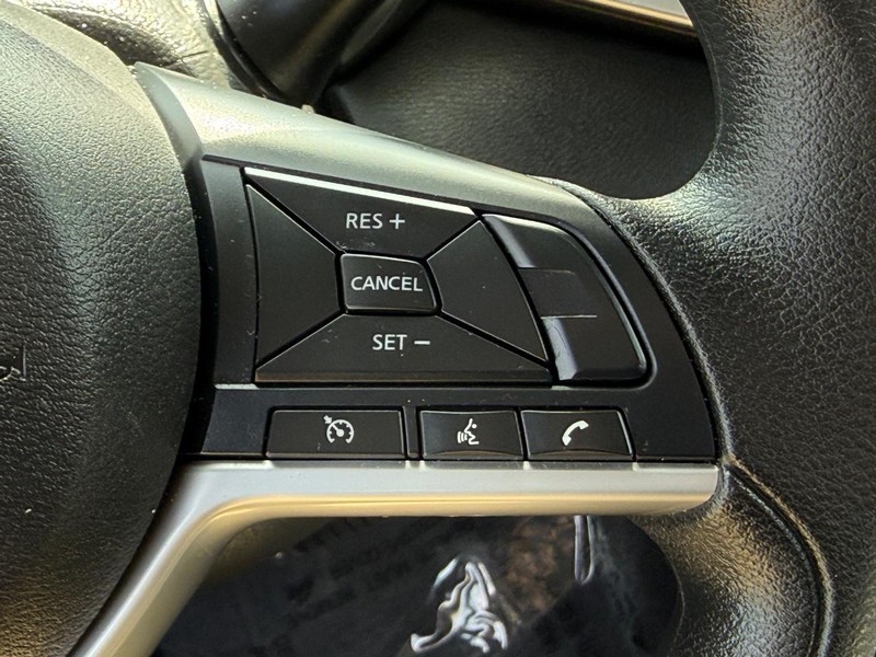 Nissan Altima Vehicle Image 16