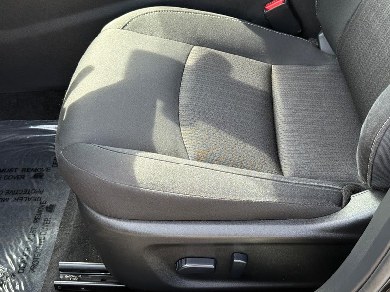 Nissan Altima Vehicle Image 22